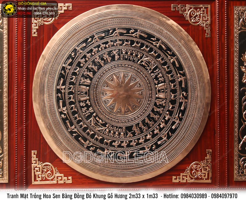 Tranh mặt trống đồng hoa sen khung gỗ hương KT 2m33x1m33