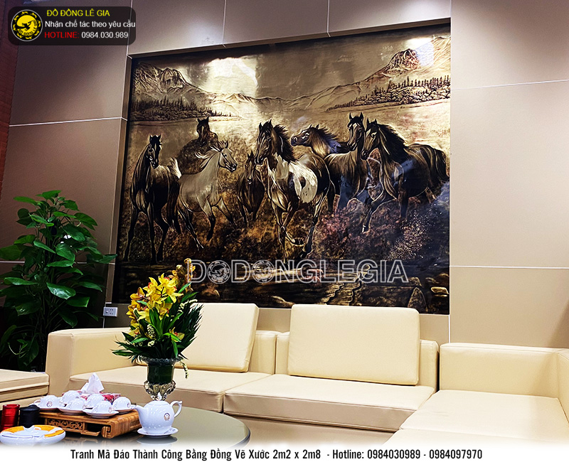 Lắp đặt tranh Mã đáo thành công vẽ xước khổ lớn