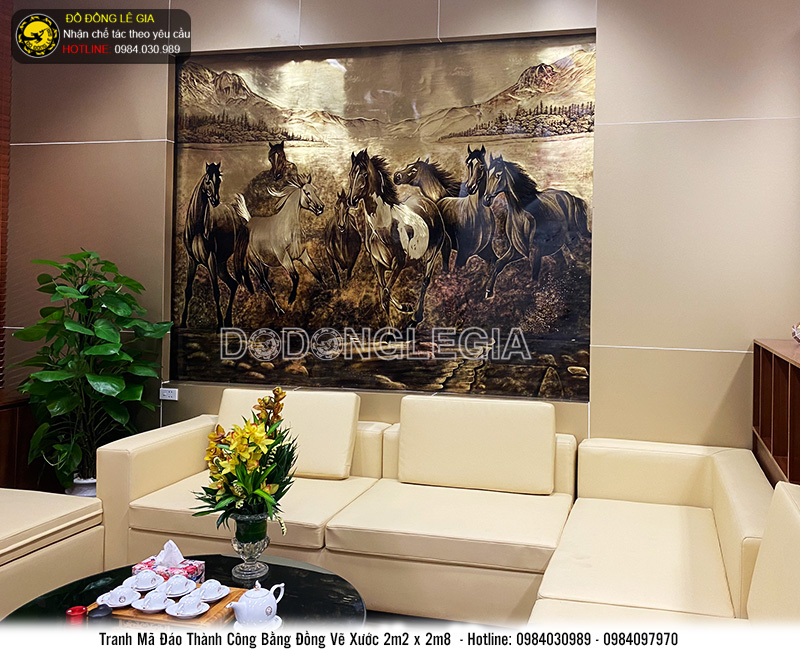 Lắp đặt tranh Mã đáo thành công vẽ xước khổ lớn