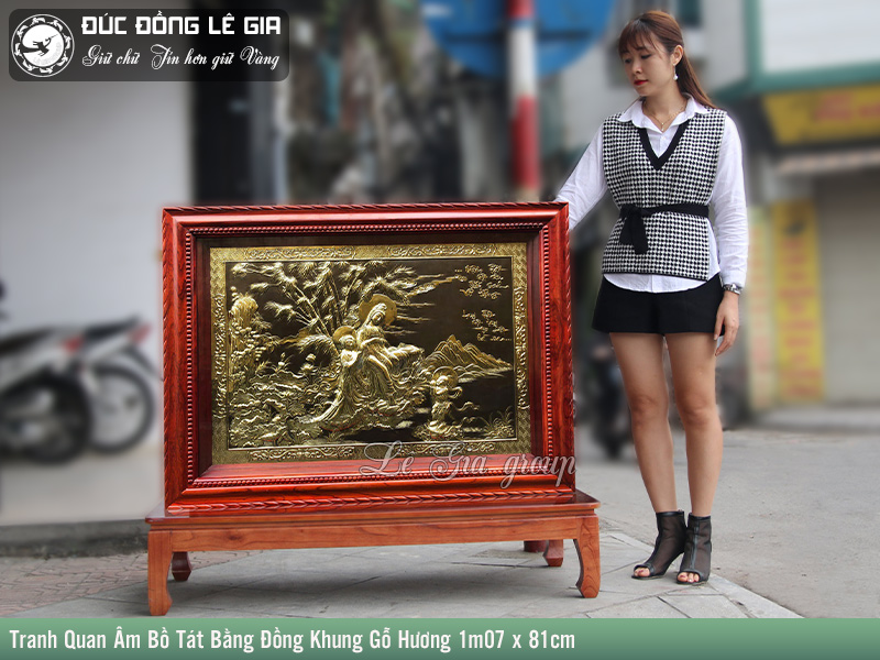 Tranh Quan Âm Bồ Tát Bằng Đồng Khung Gỗ Hương 1m07 x 81cm