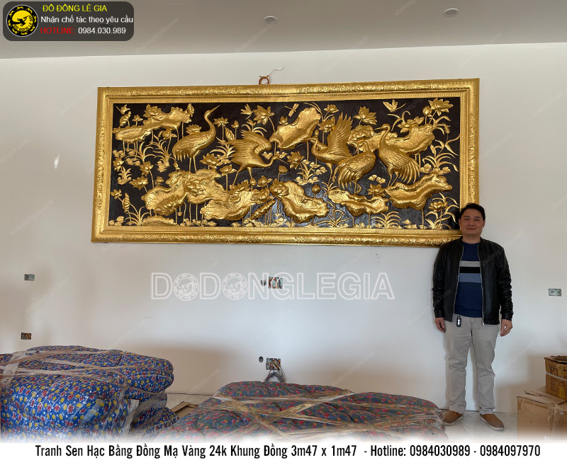 Tranh sen hạc bằng đồng phủ vàng 24k khổ lớn 3m47x1m47