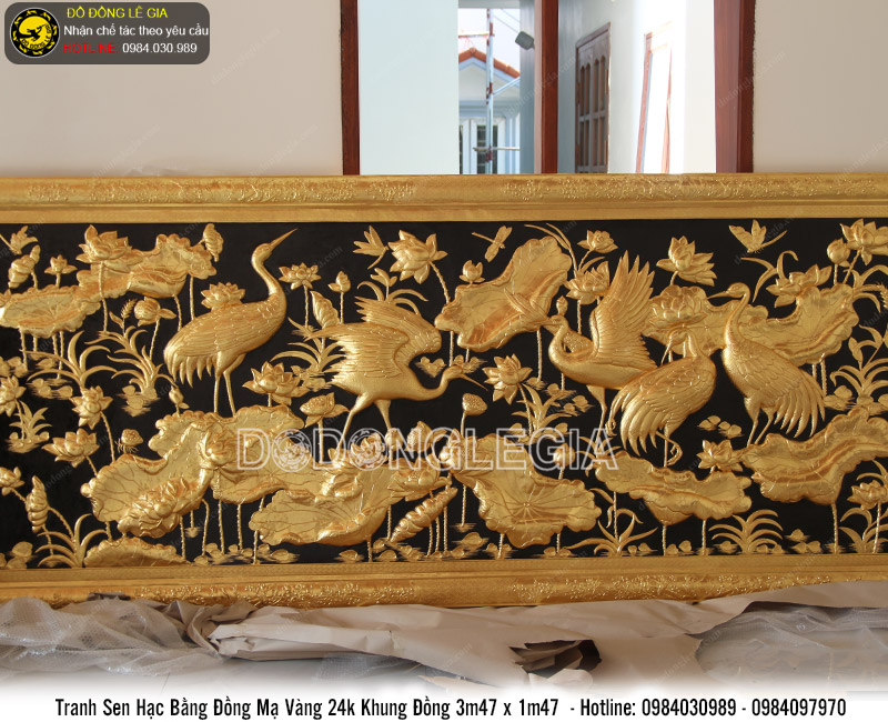 Tranh sen hạc bằng đồng phủ vàng 24k khổ lớn 3m47x1m47