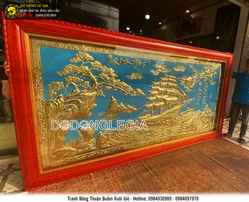 Tranh đồng Thuận buồm xuôi gió nền xanh