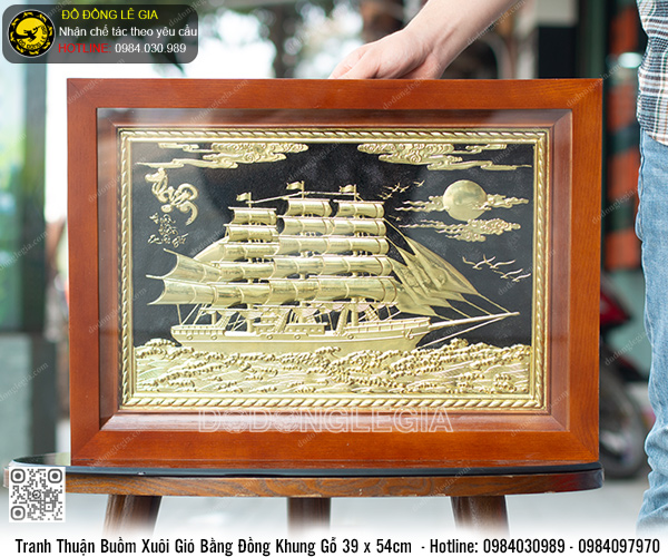 Tranh Thuận Buồm Xuôi Gió bằng đồng mạ vàng 24k khung gỗ 38.5 x 53.5cm