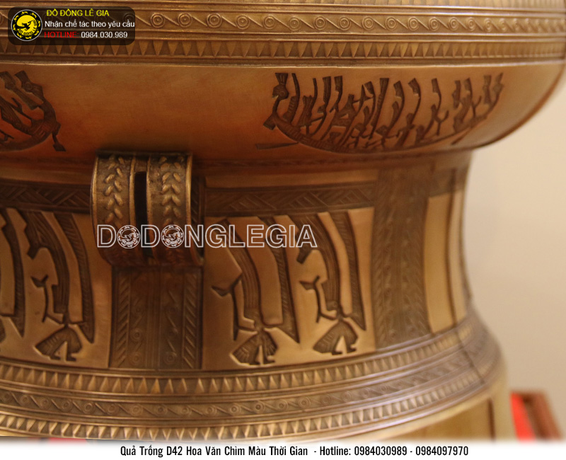 Quả trống đường kính 42cm hoa văn chìm màu thời gian