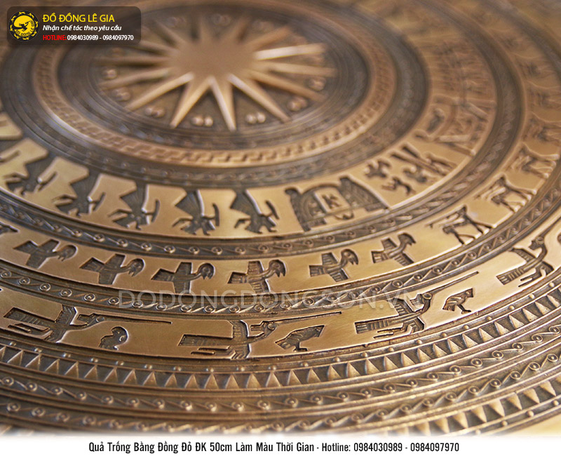Trống đồng đường kính 50cm hoa văn chìm màu thời gian