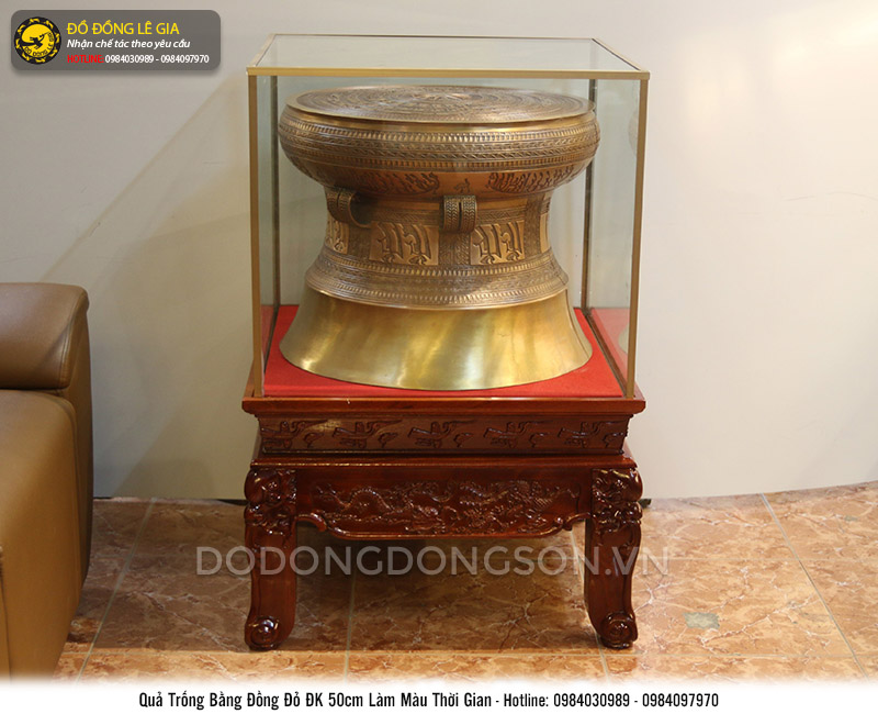 Trống đồng đường kính 50cm hoa văn chìm màu thời gian