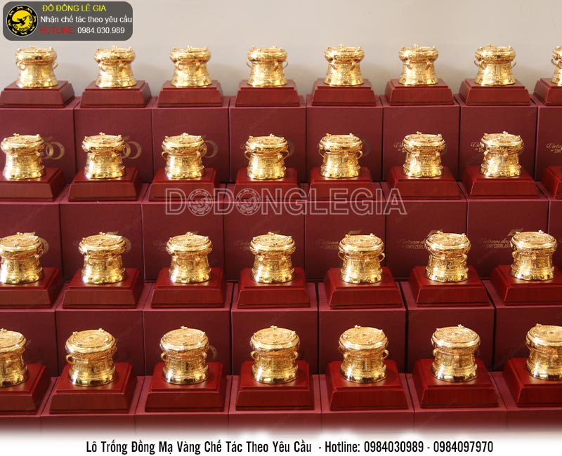 Chế tác 100 trống đồng mạ vàng kỉ niệm 50 năm quan hệ Thụy Sĩ - Việt Nam
