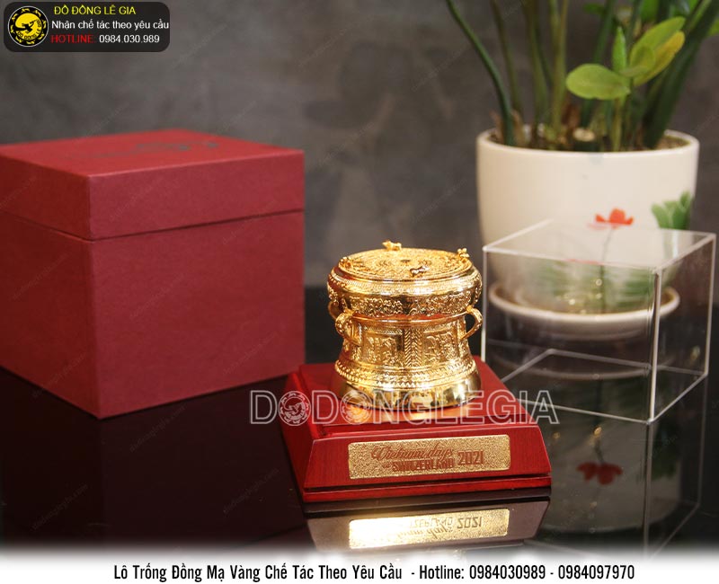 Chế tác 100 trống đồng mạ vàng kỉ niệm 50 năm quan hệ Thụy Sĩ - Việt Nam