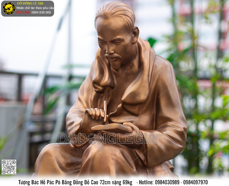 Tượng Bác Hồ Pác Pó bằng đồng đỏ cao 72cm