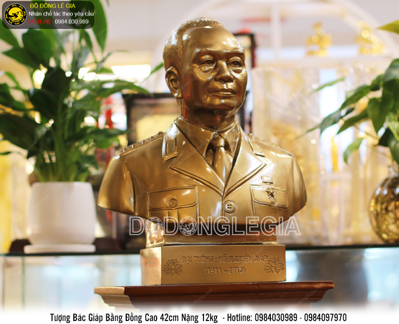 Tượng Đại tướng Võ Nguyên Giáp bằng đồng đỏ cao 42cm - mẫu chuẩn thần thái