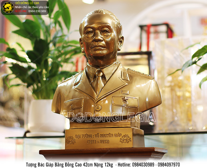 Tượng Đại tướng Võ Nguyên Giáp bằng đồng đỏ cao 42cm - mẫu chuẩn thần thái