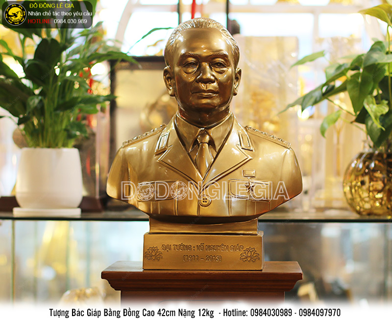 Tượng Đại tướng Võ Nguyên Giáp bằng đồng đỏ cao 42cm - mẫu chuẩn thần thái