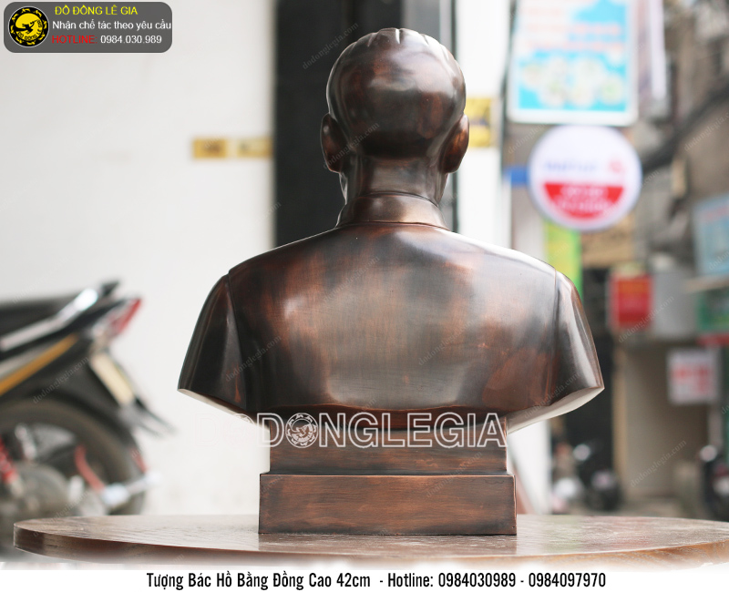 Tượng Bác Hồ bằng đồng hạ màu xi cao 42cm 