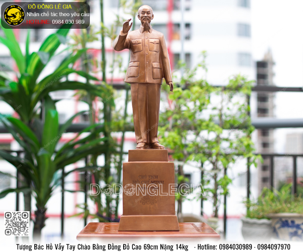 Tượng Bác Hồ Vẫy Tay Chào bằng đồng đỏ cao 69cm
