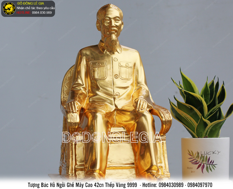 Tượng Bác Hồ ngồi ghế mây thếp vàng 9999 cao 42cm