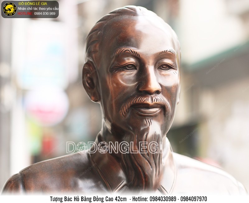 Tượng Bác Hồ bằng đồng hạ màu xi cao 42cm 