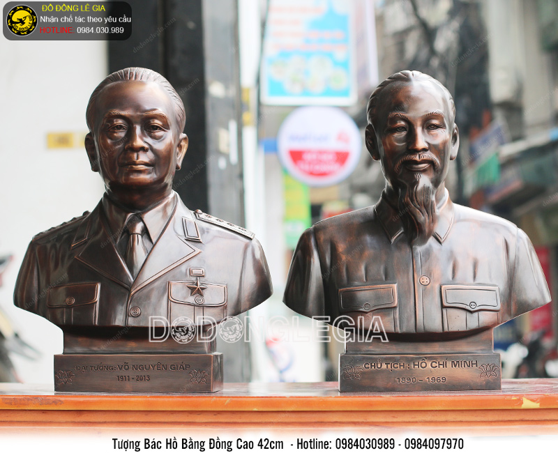 Tượng Bác Hồ bằng đồng hạ màu xi cao 42cm 