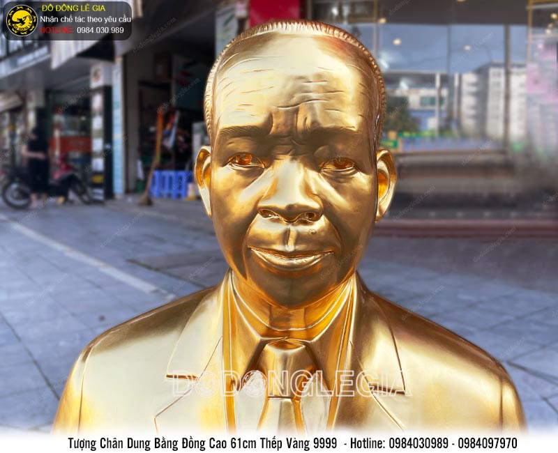 Tượng chân dung cụ ông thếp vàng 9999