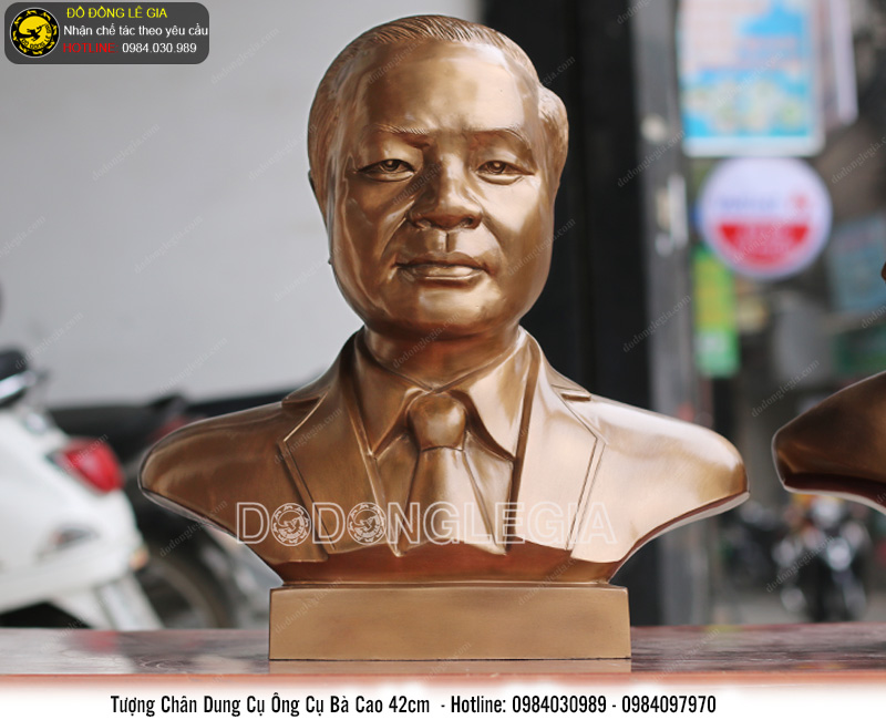 Tượng chân dung vợ chồng bằng đồng cao 42cm
