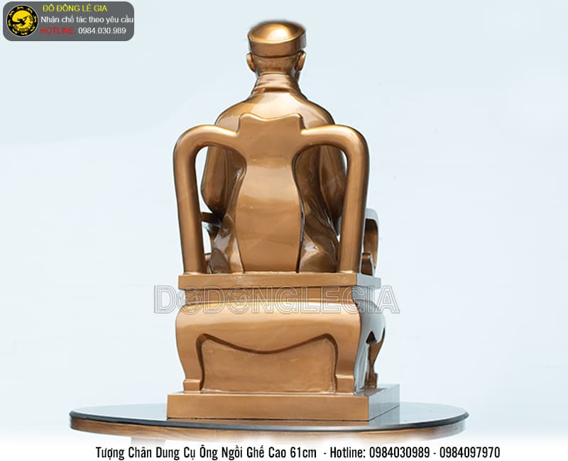 Tượng Chân Dung Cụ Ông Ngồi Ghế bằng đồng đỏ cao 61cm