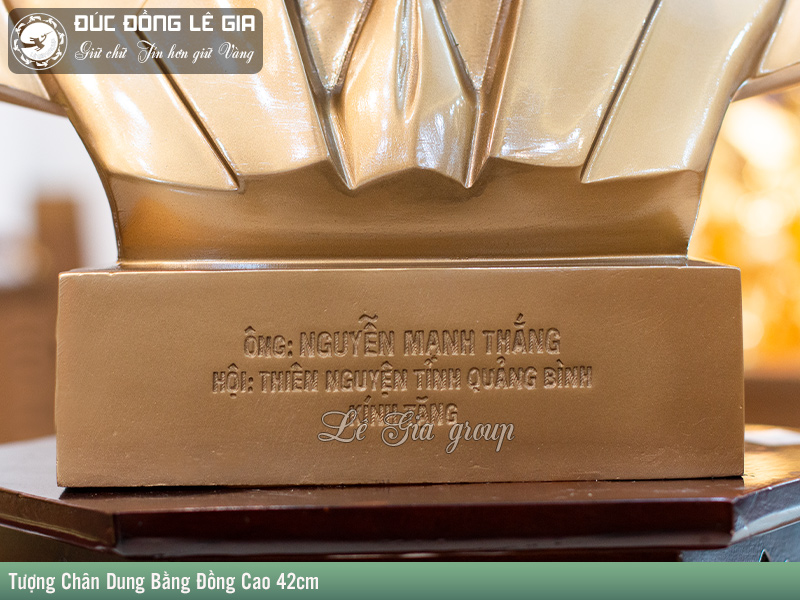 Đúc tượng chân dung bằng đồng đỏ  cao 42cm