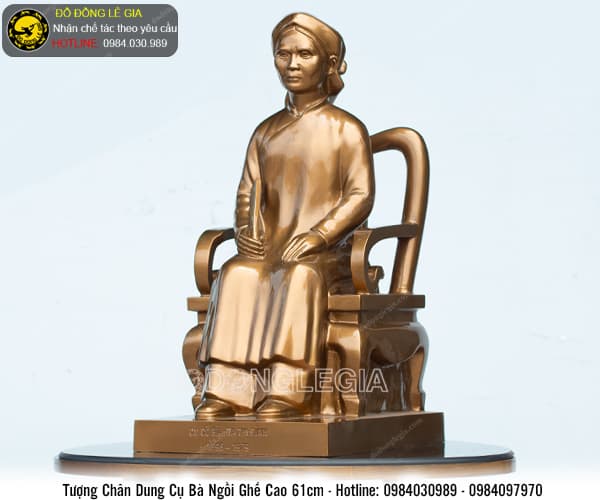 Tượng Chân Dung Cụ Bà Ngồi Ghế bằng đồng đỏ cao 61cm