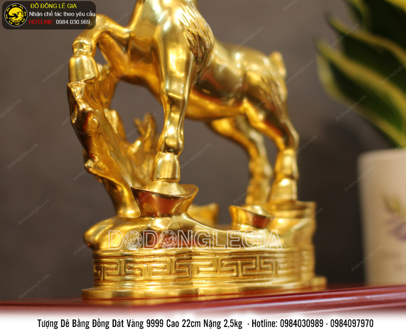 Tượng dê tài lộc bằng đồng thếp vàng 9999
