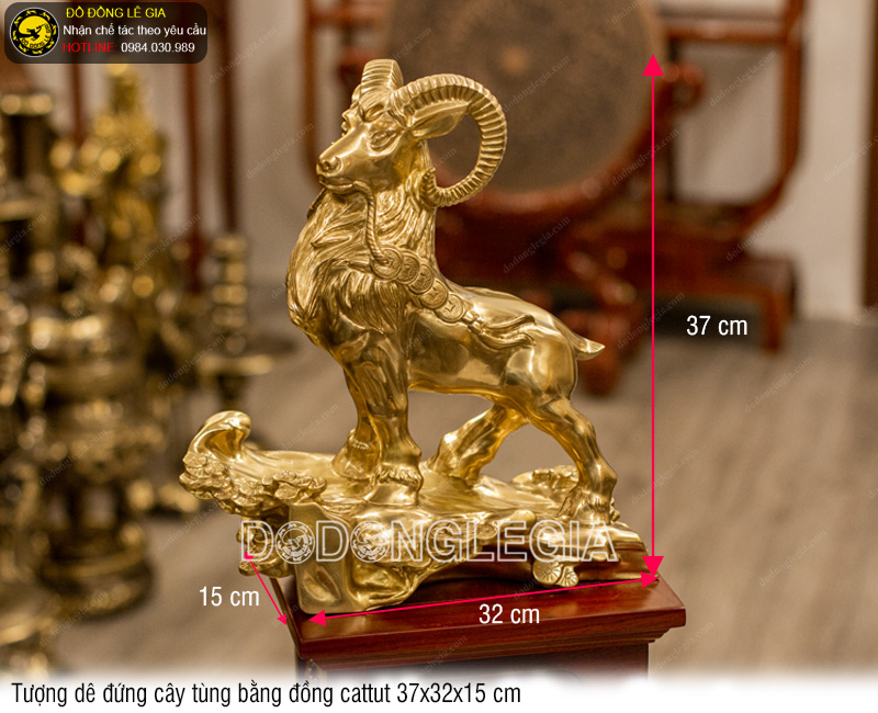Tượng Dê đứng cây tùng bằng đồng cattut