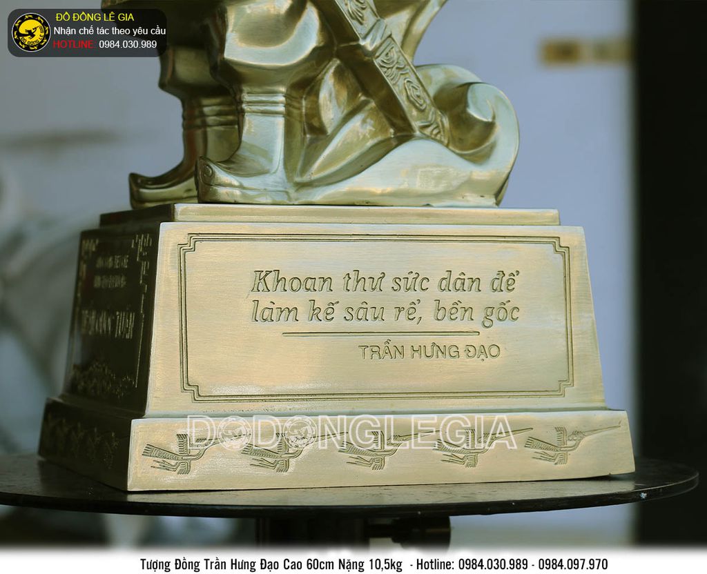 Tượng Đức Thánh Trần bằng đồng