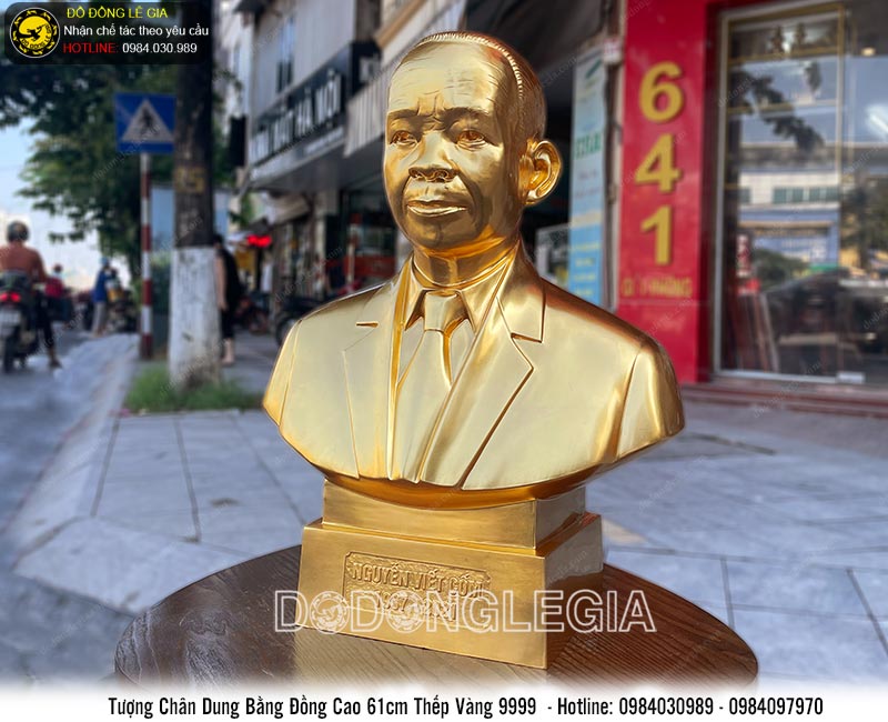 Tượng chân dung cụ ông thếp vàng 9999