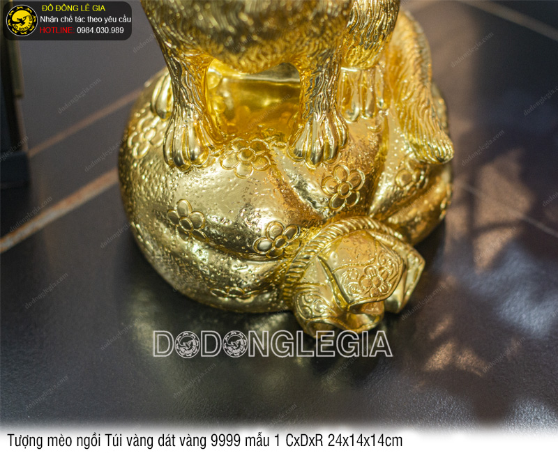 Tượng Mèo Ngồi Túi Vàng dát vàng 9999 mẫu 1 24x14x14cm