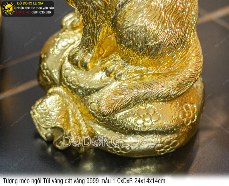 Tượng Mèo Ngồi Túi Vàng dát vàng 9999 mẫu 1 24x14x14cm