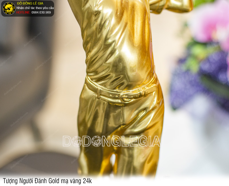 Tượng Người Đánh Golf dát vàng 9999 cao 50cm