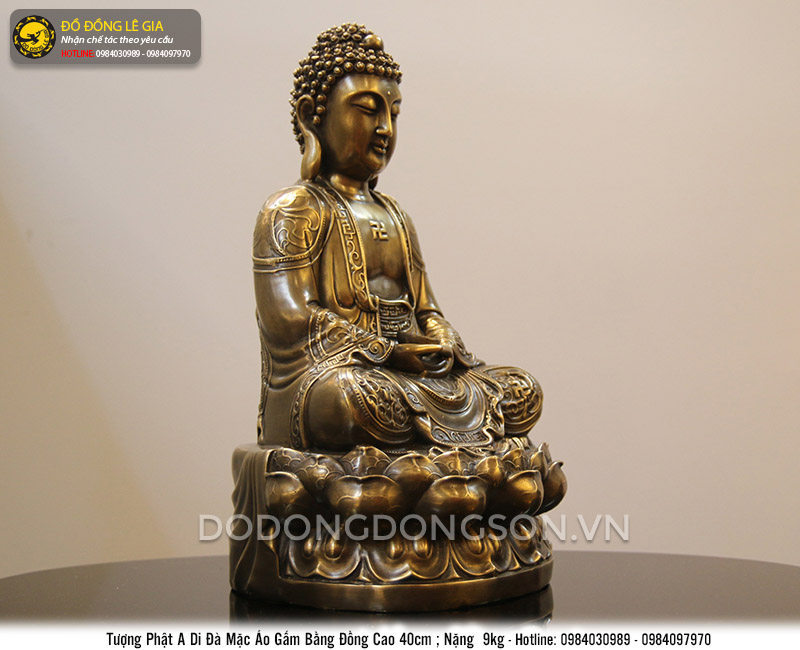 Tượng Phật A Di Đà Mặc Áo Gấm