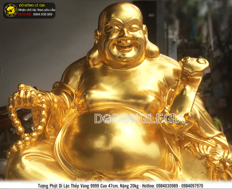 Tượng Phật di lặc cầm gậy như ý thếp vàng 9999