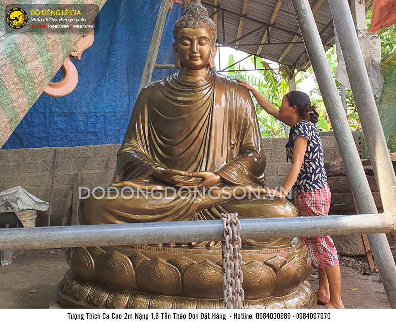 Đúc tượng Thích Ca cao 2m bằng đồng đỏ