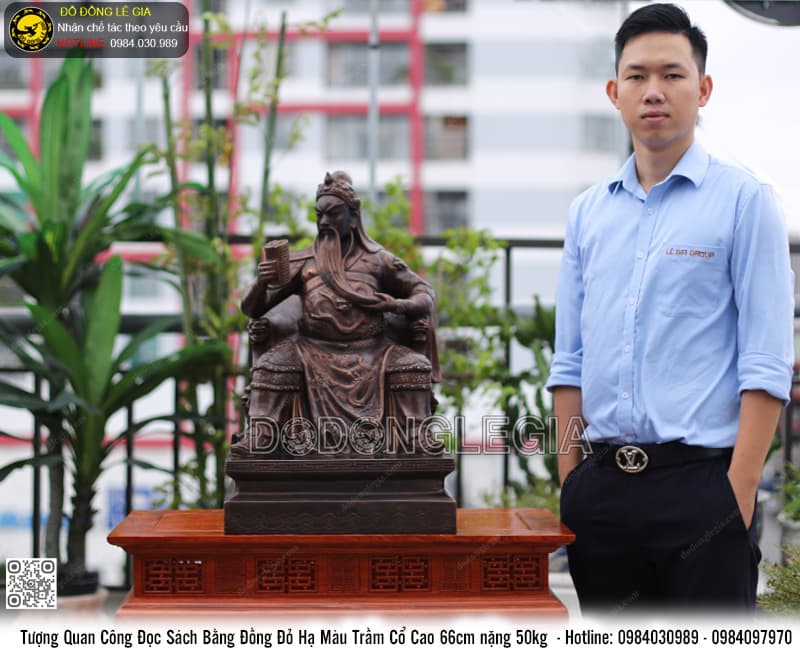 Tượng Quan Công Đọc Sách màu trầm cổ cao 66cm