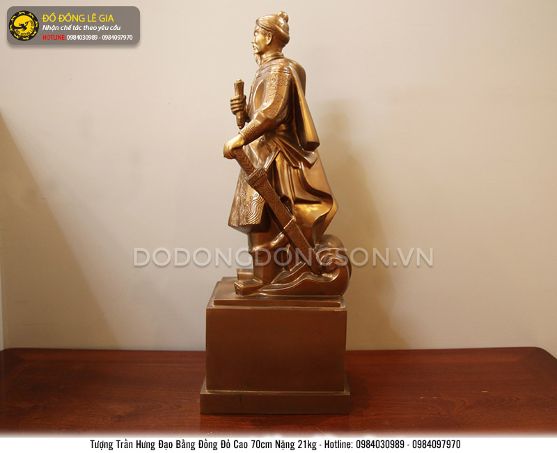 Tượng Trần Hưng Đạo bằng đồng đỏ cao 70cm