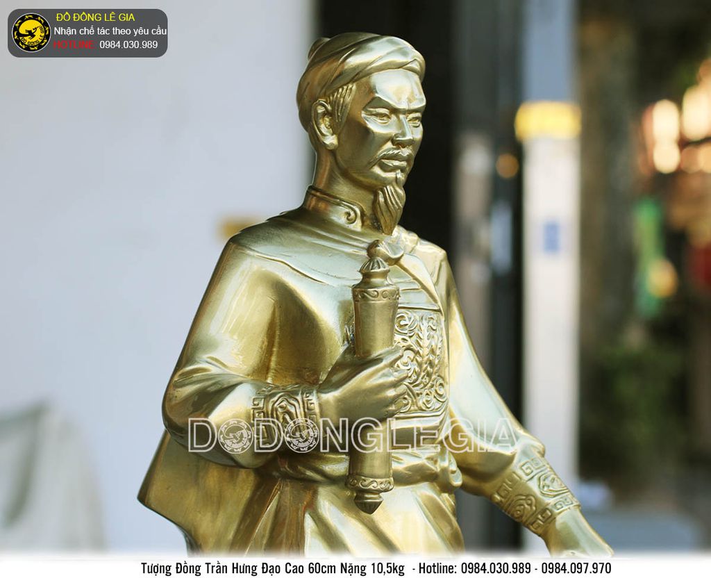 Tượng Đức Thánh Trần bằng đồng