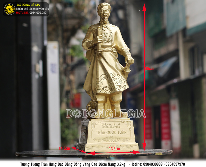Tượng Đức Thánh Trần bằng đồng