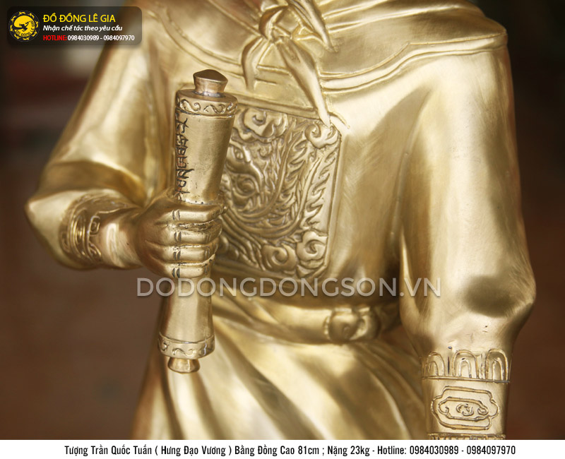 Tượng Đức Thánh Trần cao 81cm bằng đồng thau mẫu mới đẹp thần thái