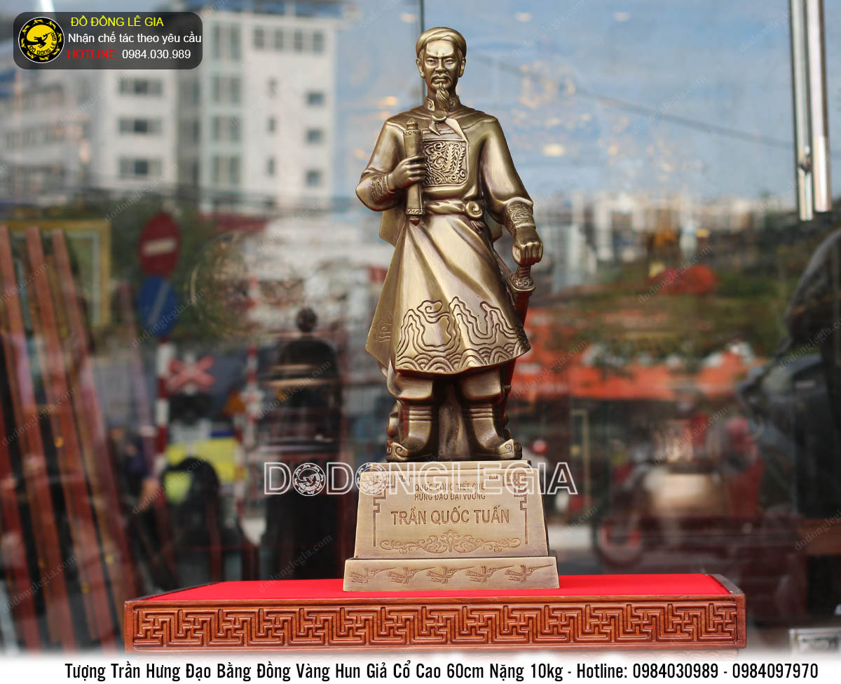 Tượng đồng Đức Thánh Trần bằng đồng thau hun giả cổ cao 60cm
