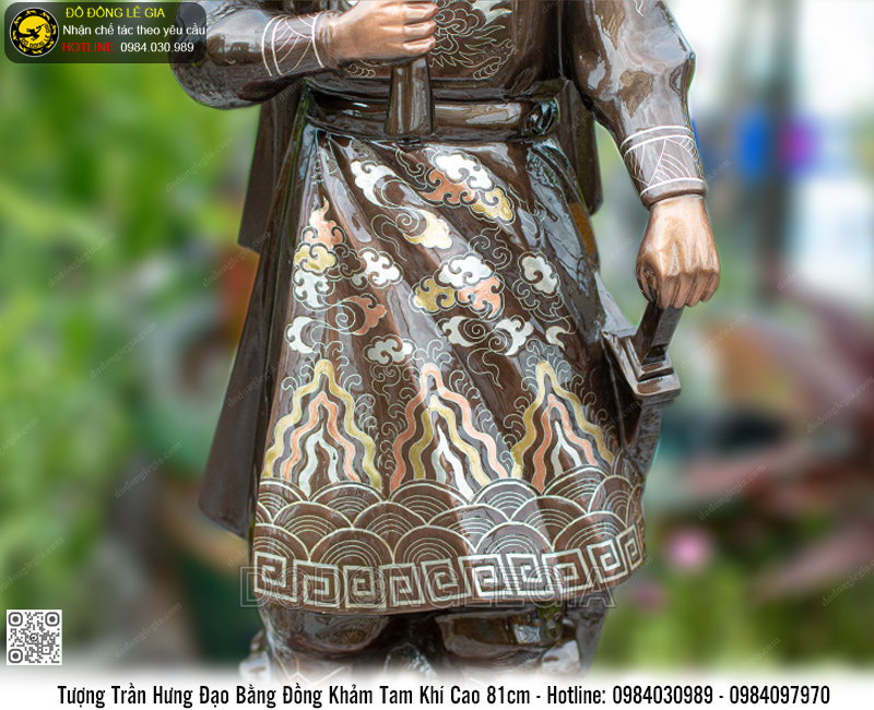 Tượng Trần Hưng Đạo cao 81cm bằng đồng đỏ khảm tam khí