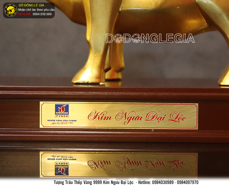 Tượng Trâu Kim Ngưu Đại Lộc bằng đồng đỏ thếp vàng 9999
