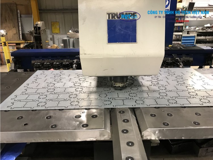 gia công cắt laser cnc kim loại