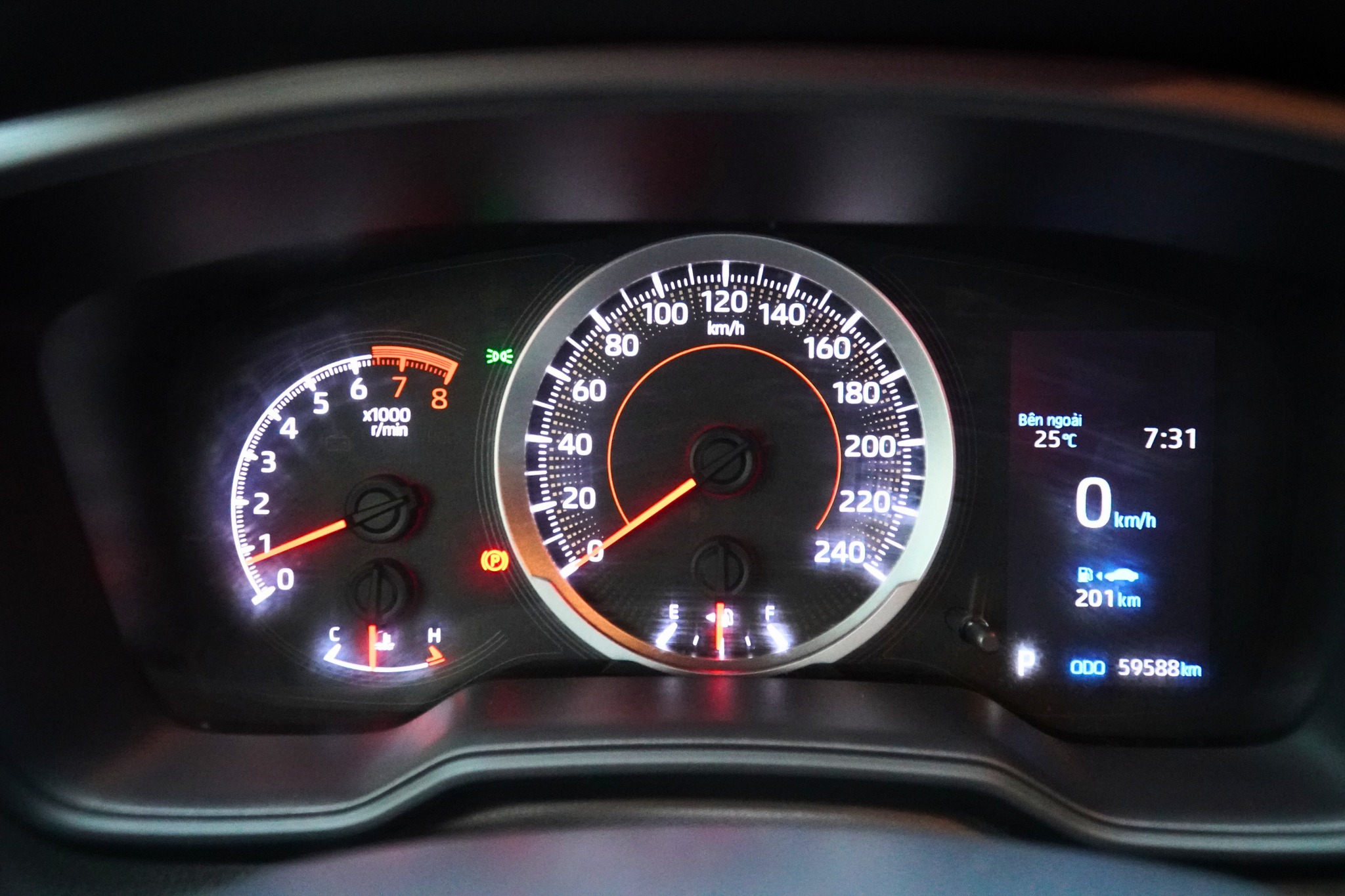 TOYOTA COROLLA CROSS BẢN G