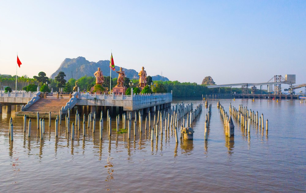 NGUYỄN BỈNH KHIÊM - ĐỀN CHU VĂN AN - KDT BẠCH ĐẰNG GIANG 1 NGÀY