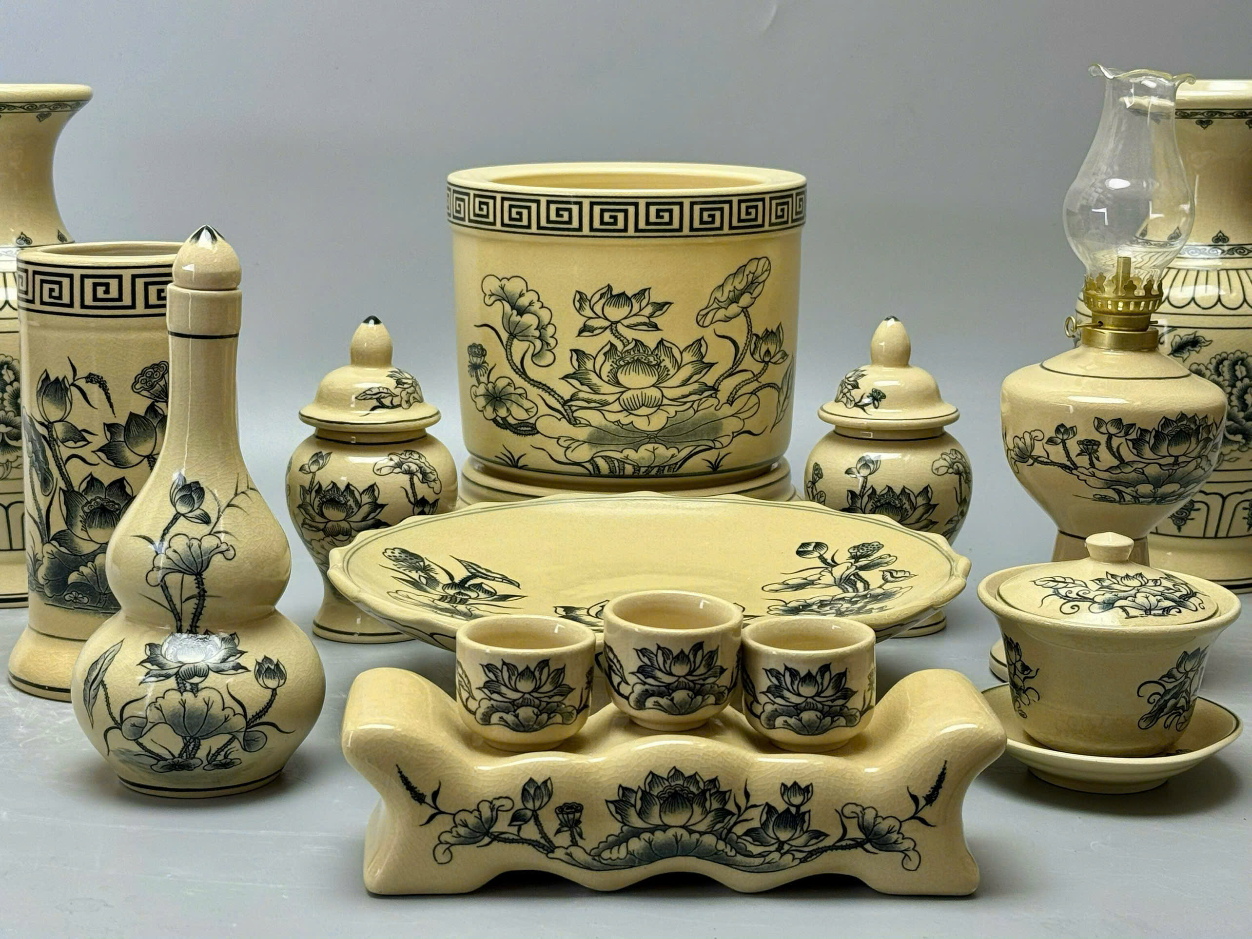 Bộ đồ thờ họa tiết sen truyền thống 1,27m  gốm chu đậu
