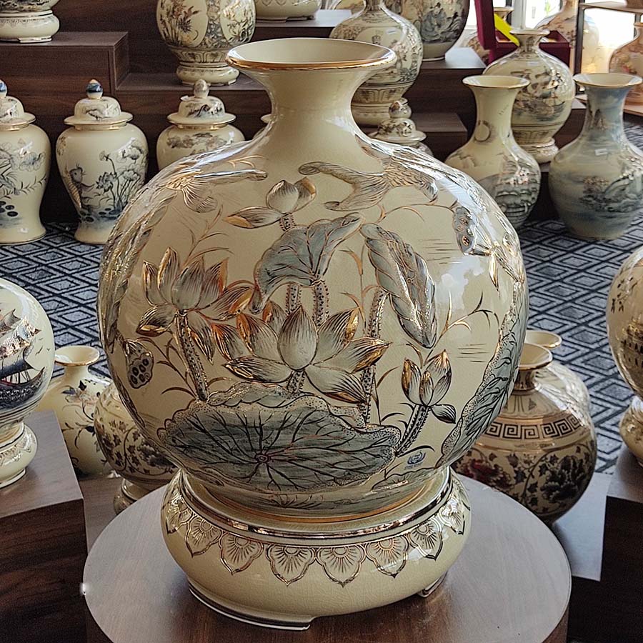 binh-cuu-ngu-hoa-sen-dap-noi-h45-gom-chu-dau-3